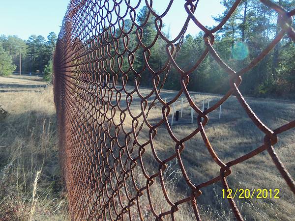 rusty_fence_photo